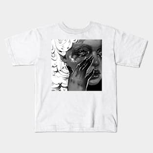 Hiding tears Kids T-Shirt